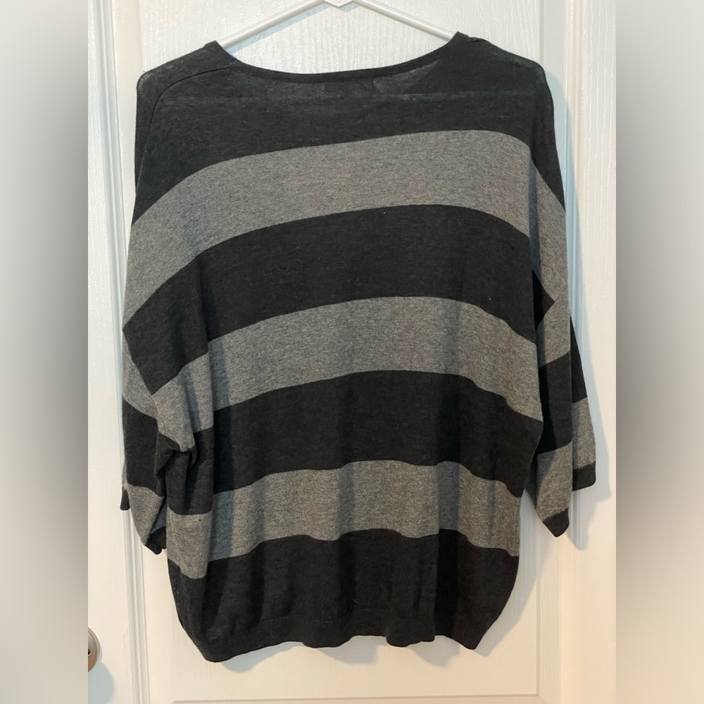 Women’s Oversized Blouse Size S - Picture 3 of 3